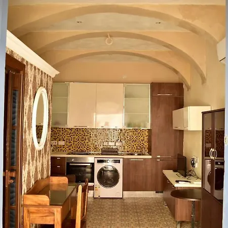 City Centre Pied-A-Terre Near Food Market And Walking Distance To Bus Terminus Valletta Exterior photo