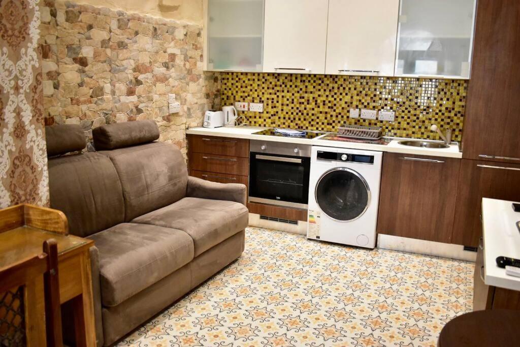 Centre Pied-a-terre Near Food Market And Walking Distance To Bus Terminus فاليتا