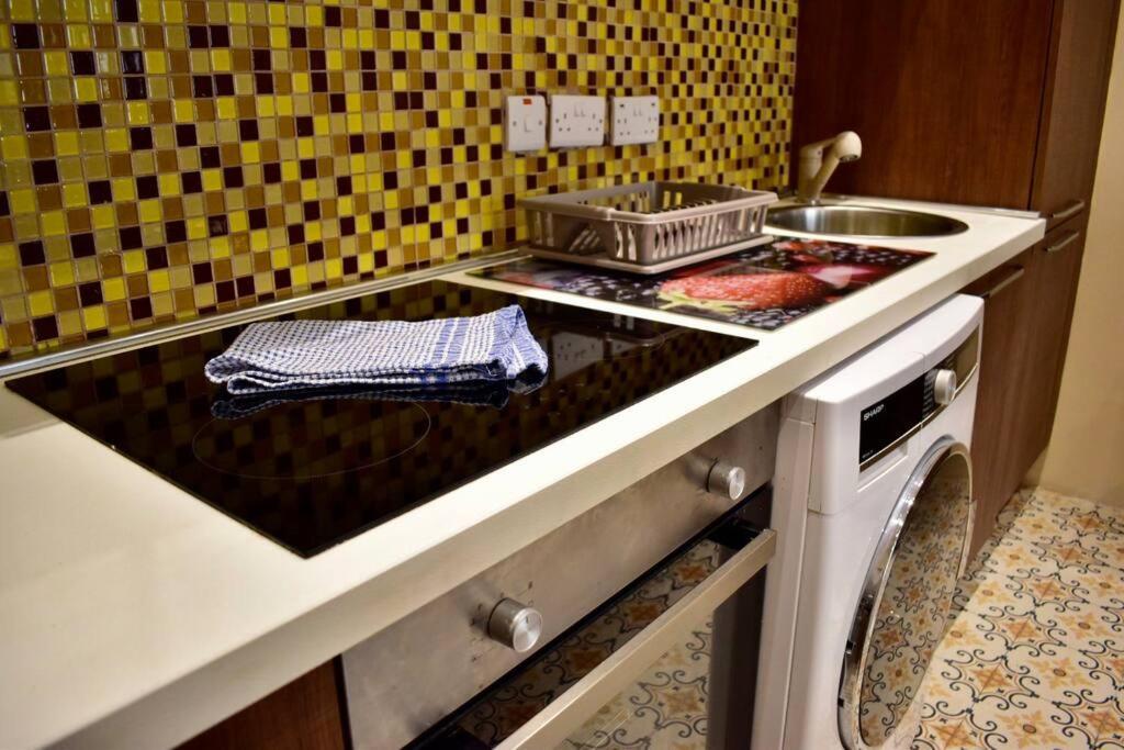 Centre Pied-a-terre Near Food Market And Walking Distance To Bus Terminus * فاليتا