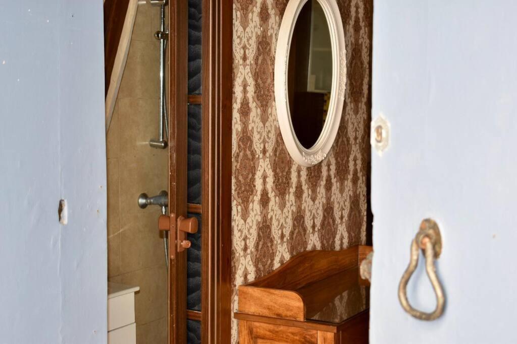 شقة Centre Pied-a-terre Near Food Market And Walking Distance To Bus Terminus